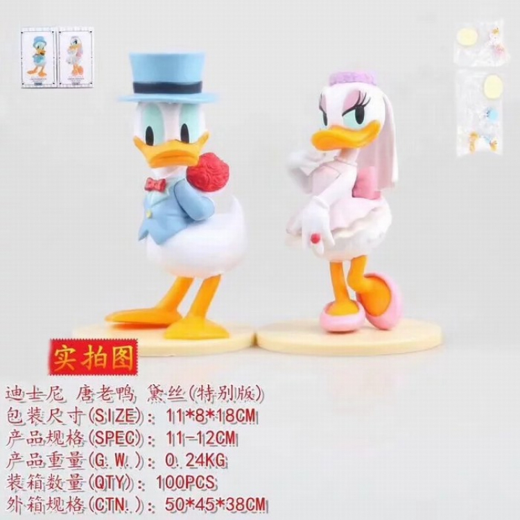 Disney Don Donald  Fauntleroy Duck a set of 2  Boxed Figure Decoration 11-12CM Style B