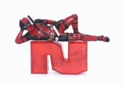 Deadpool Boxed Figure Decorati...