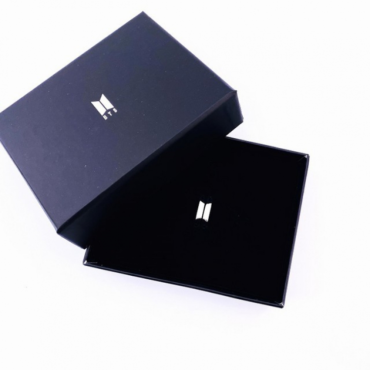 BTS Ring jewelry (a set of 8 random cards ) diameter 15MM 60G