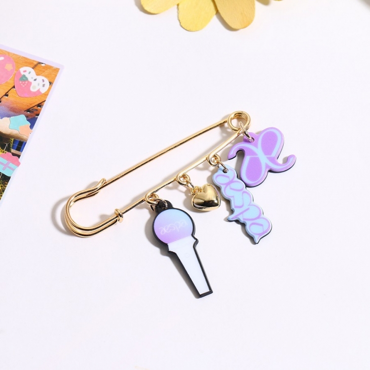 aespa Korean stars around brooch bag clothing pin accessories